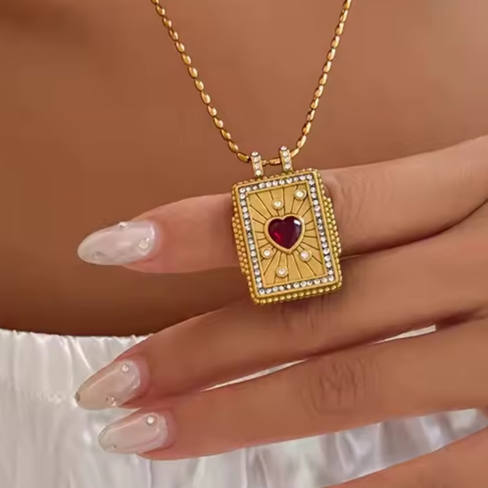 Gold Tarot Zodiac Heart Crystal Pendant Necklace Brand New - Picture 2 of 4